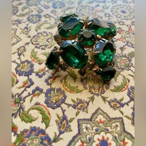 Elegant Vintage Emerald Crystal Brooch